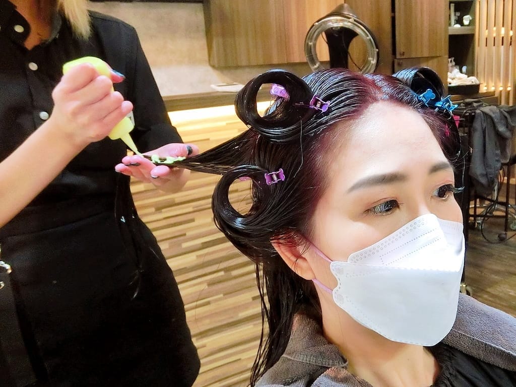 |板橋染髮推薦|七大界髮廊板橋店.價格透明.舒壓按摩洗髮,府中便宜染髮,染髮不限長度最低價1200元 - 第33張圖 |板橋染髮推薦|七大界髮廊板橋店.價格透明.舒壓按摩洗髮,府中便宜染髮,染髮不限長度最低價1200元