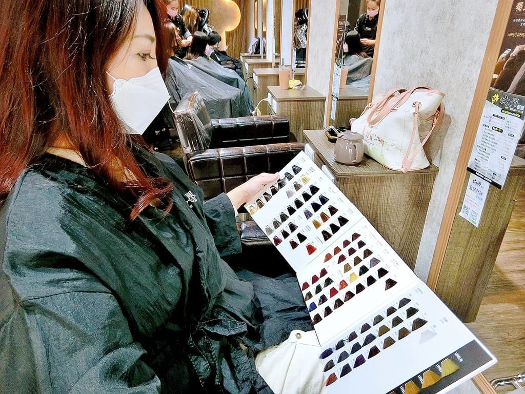|板橋染髮推薦|七大界髮廊板橋店.價格透明.舒壓按摩洗髮,府中便宜染髮,染髮不限長度最低價1200元 - 第19張圖 |板橋染髮推薦|七大界髮廊板橋店.價格透明.舒壓按摩洗髮,府中便宜染髮,染髮不限長度最低價1200元