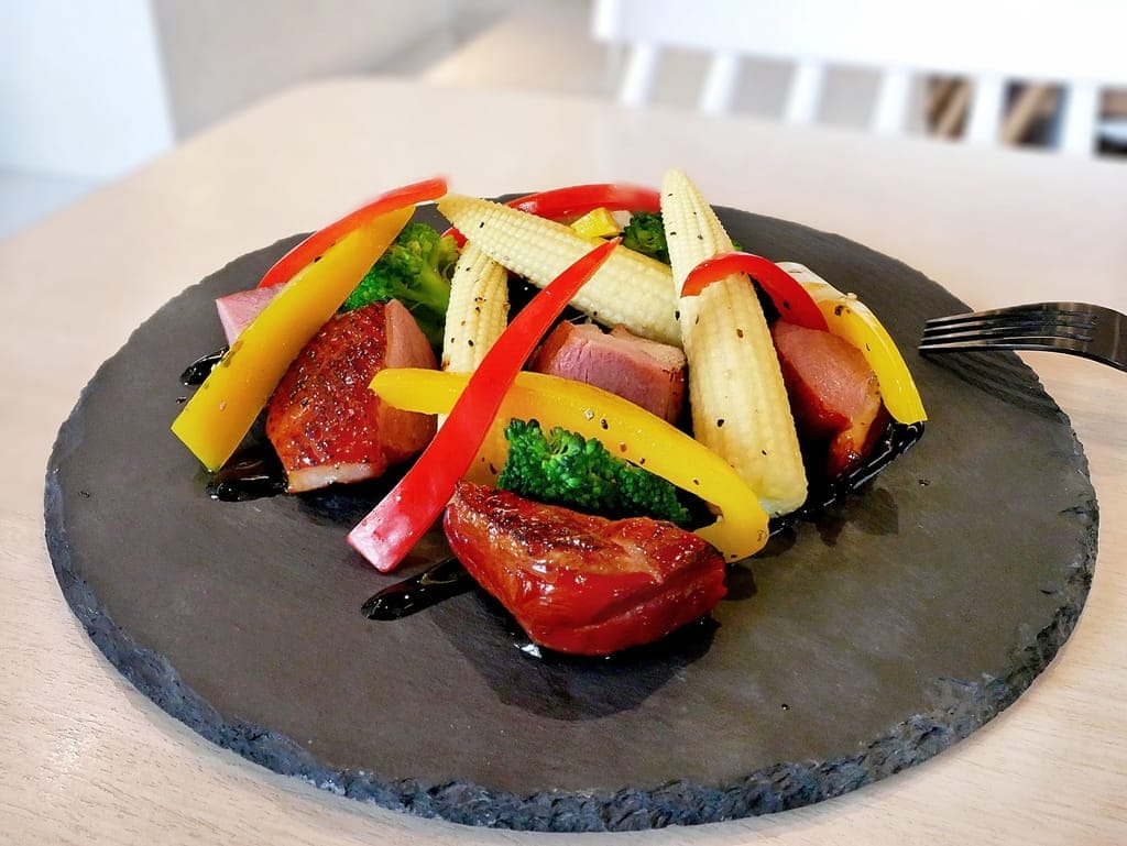 ｜西門町咖啡廳｜樂野食，悠閒享用早午餐/下午茶．親子寵物友善餐廳推薦．附設兒童遊戲區