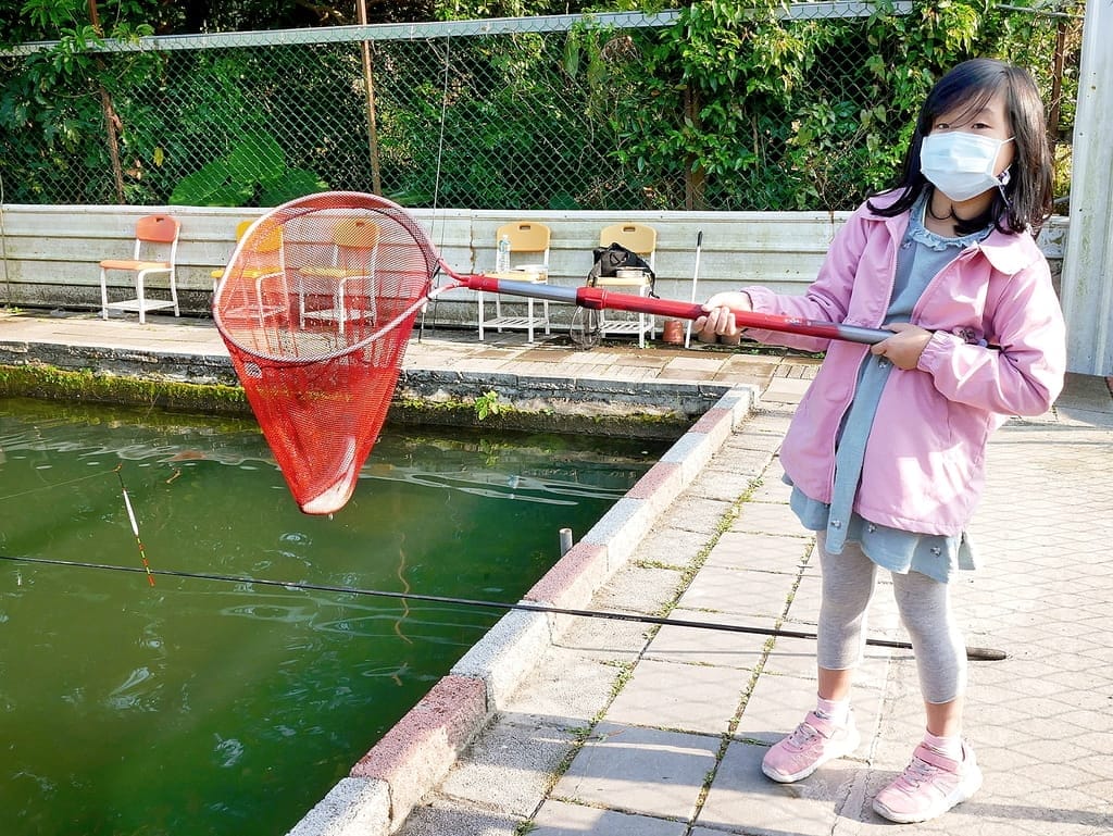 |桃園親子遊|龍潭大自然生態釣魚池.戶外桃源釣魚趣~親子/家庭/情侶旅遊~輕鬆成為小釣手! - 第21張圖 |桃園親子遊|龍潭大自然生態釣魚池.戶外桃源釣魚趣~親子/家庭/情侶旅遊~輕鬆成為小釣手!