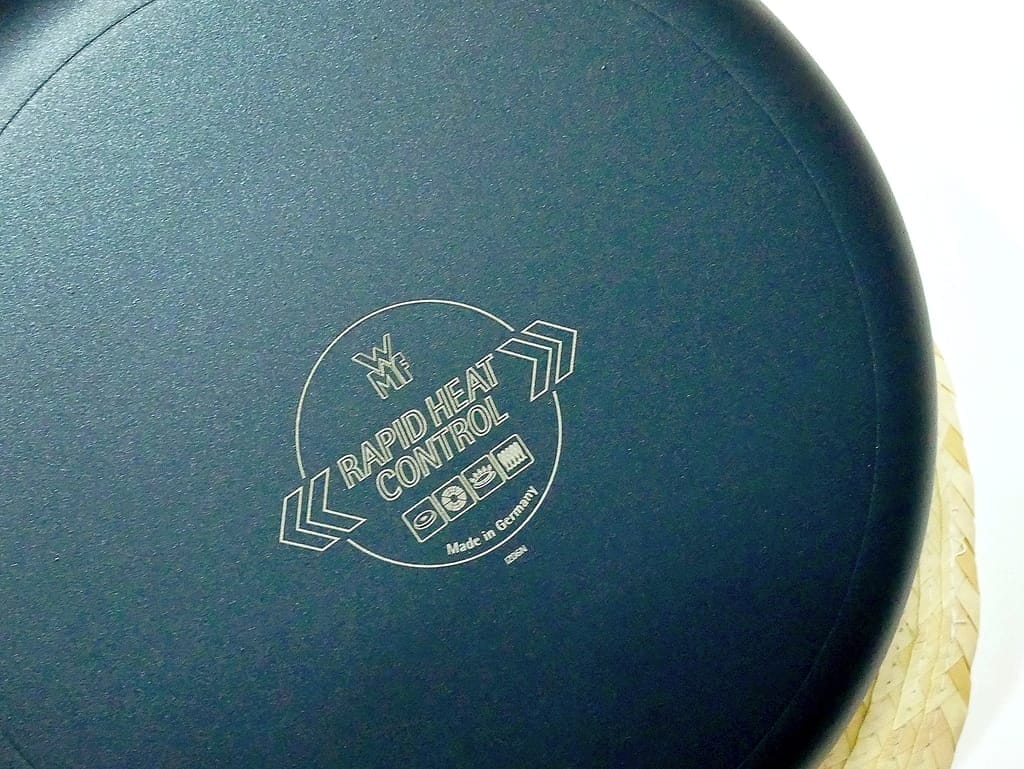 | 開箱 | WMF Steak Profi牛排專用陶瓷平底煎鍋.主廚御用-極致德國工藝,美味牛排自己煎也可以,在家享用大餐! - 第9張圖 | 開箱 | WMF Steak Profi牛排專用陶瓷平底煎鍋.主廚御用-極致德國工藝,美味牛排自己煎也可以,在家享用大餐!