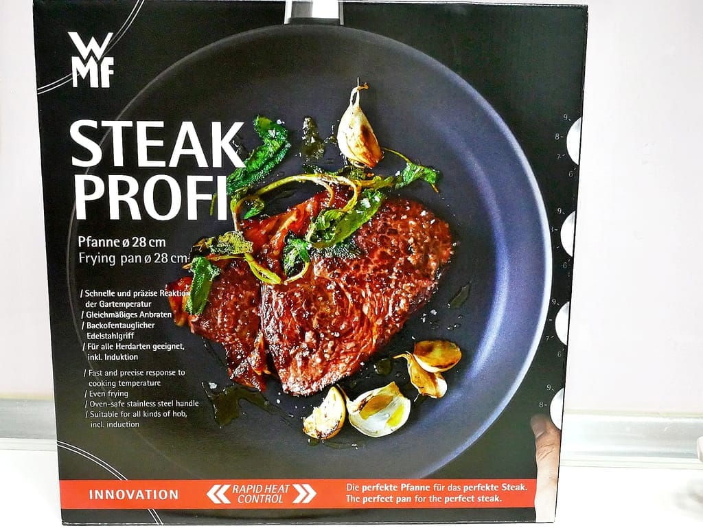 | 開箱 | WMF Steak Profi牛排專用陶瓷平底煎鍋.主廚御用-極致德國工藝,美味牛排自己煎也可以,在家享用大餐! - 第4張圖 | 開箱 | WMF Steak Profi牛排專用陶瓷平底煎鍋.主廚御用-極致德國工藝,美味牛排自己煎也可以,在家享用大餐!