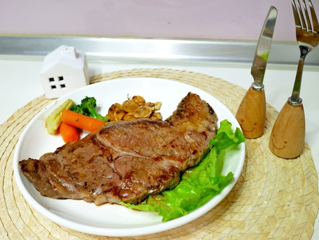 | 開箱 | WMF Steak Profi牛排專用陶瓷平底煎鍋.主廚御用-極致德國工藝,美味牛排自己煎也可以,在家享用大餐! - 第22張圖 | 開箱 | WMF Steak Profi牛排專用陶瓷平底煎鍋.主廚御用-極致德國工藝,美味牛排自己煎也可以,在家享用大餐!