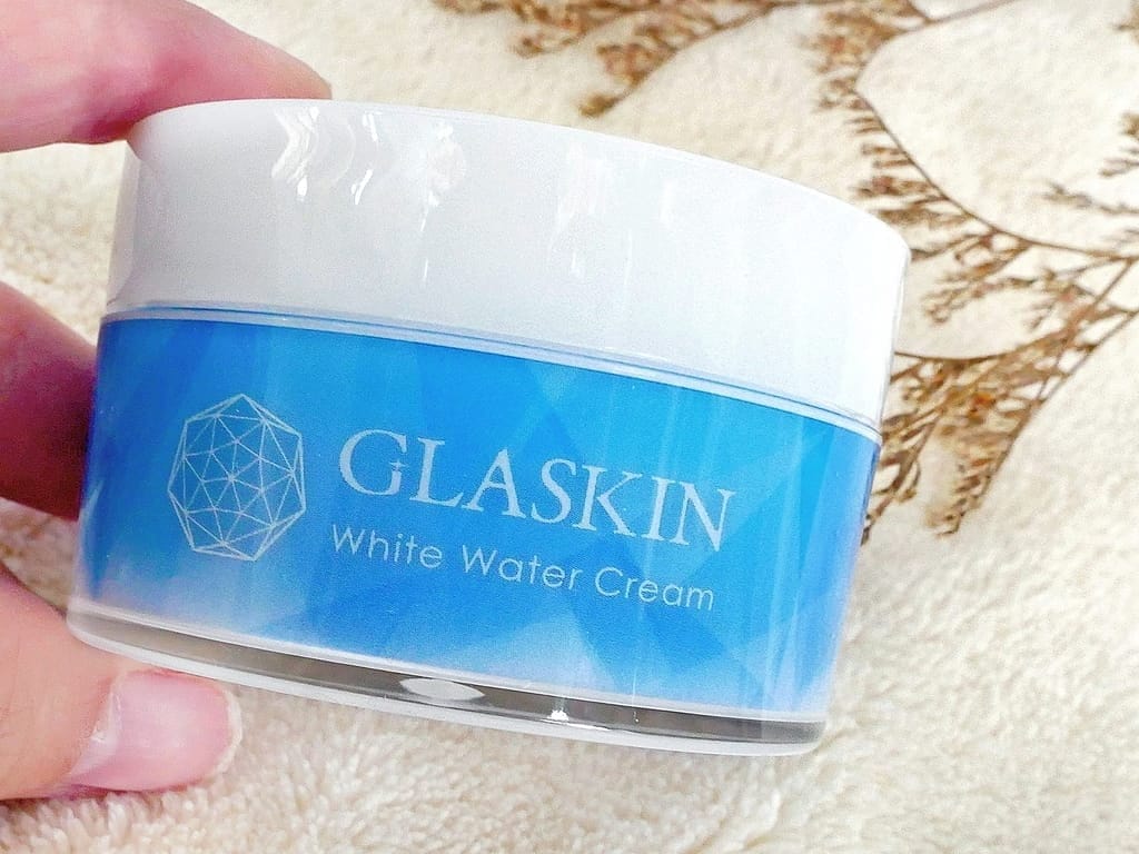 |臉部保養| GLASKIN可芮絲全效水凝霜,清爽不油膩.掃黑拯救暗沉.超火紅懶人保養來囉 ! - 第5張圖 |臉部保養| GLASKIN可芮絲全效水凝霜,清爽不油膩.掃黑拯救暗沉.超火紅懶人保養來囉 !