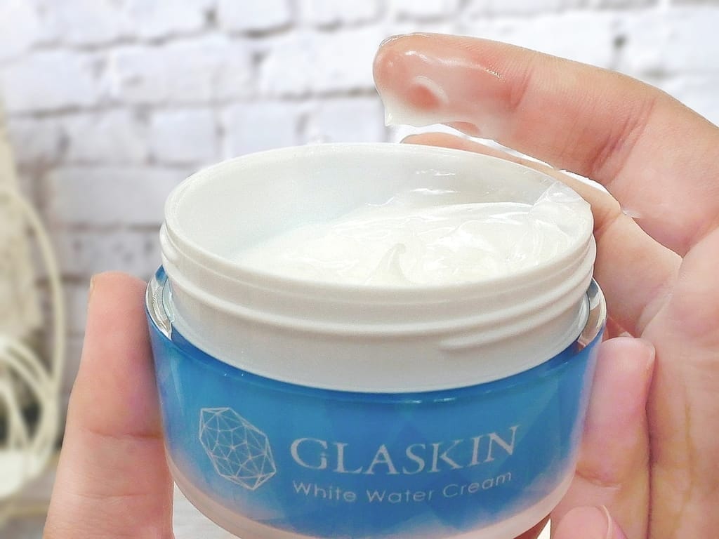 |臉部保養| GLASKIN可芮絲全效水凝霜,清爽不油膩.掃黑拯救暗沉.超火紅懶人保養來囉 ! - 第7張圖 |臉部保養| GLASKIN可芮絲全效水凝霜,清爽不油膩.掃黑拯救暗沉.超火紅懶人保養來囉 !
