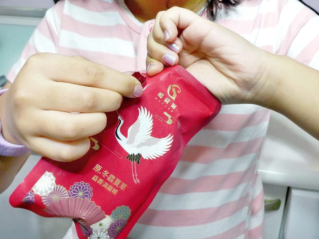 |滴雞精禮盒|原.冬蟲夏草益壽滴雞精.正黑羽土公雞費時熬煮,加入珍貴的冬蟲夏草.讓全家人元氣滿分! - 第16張圖 |滴雞精禮盒|原.冬蟲夏草益壽滴雞精.正黑羽土公雞費時熬煮,加入珍貴的冬蟲夏草.讓全家人元氣滿分!