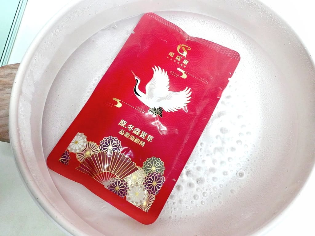 |滴雞精禮盒|原.冬蟲夏草益壽滴雞精.正黑羽土公雞費時熬煮,加入珍貴的冬蟲夏草.讓全家人元氣滿分! - 第15張圖 |滴雞精禮盒|原.冬蟲夏草益壽滴雞精.正黑羽土公雞費時熬煮,加入珍貴的冬蟲夏草.讓全家人元氣滿分!