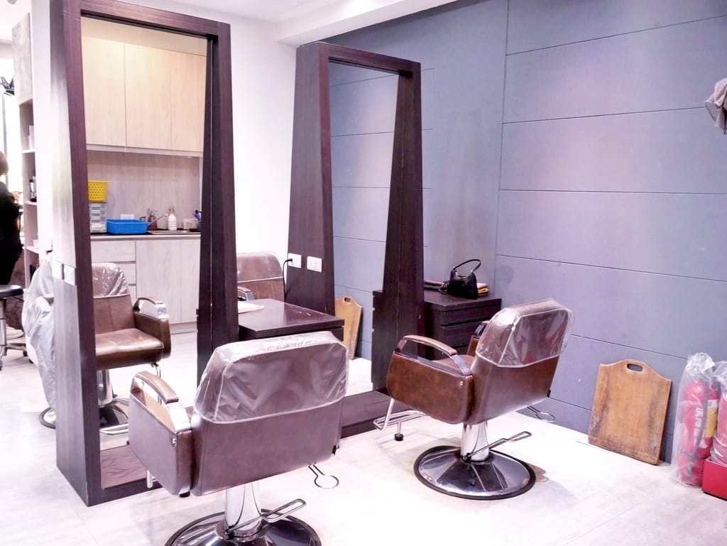 | 台北染髮推薦 | FIN Hair Salon,若隱若現的氣質挑染.大玩髮色指定設計師Freya - 第6張圖 | 台北染髮推薦 | FIN Hair Salon,若隱若現的氣質挑染.大玩髮色指定設計師Freya