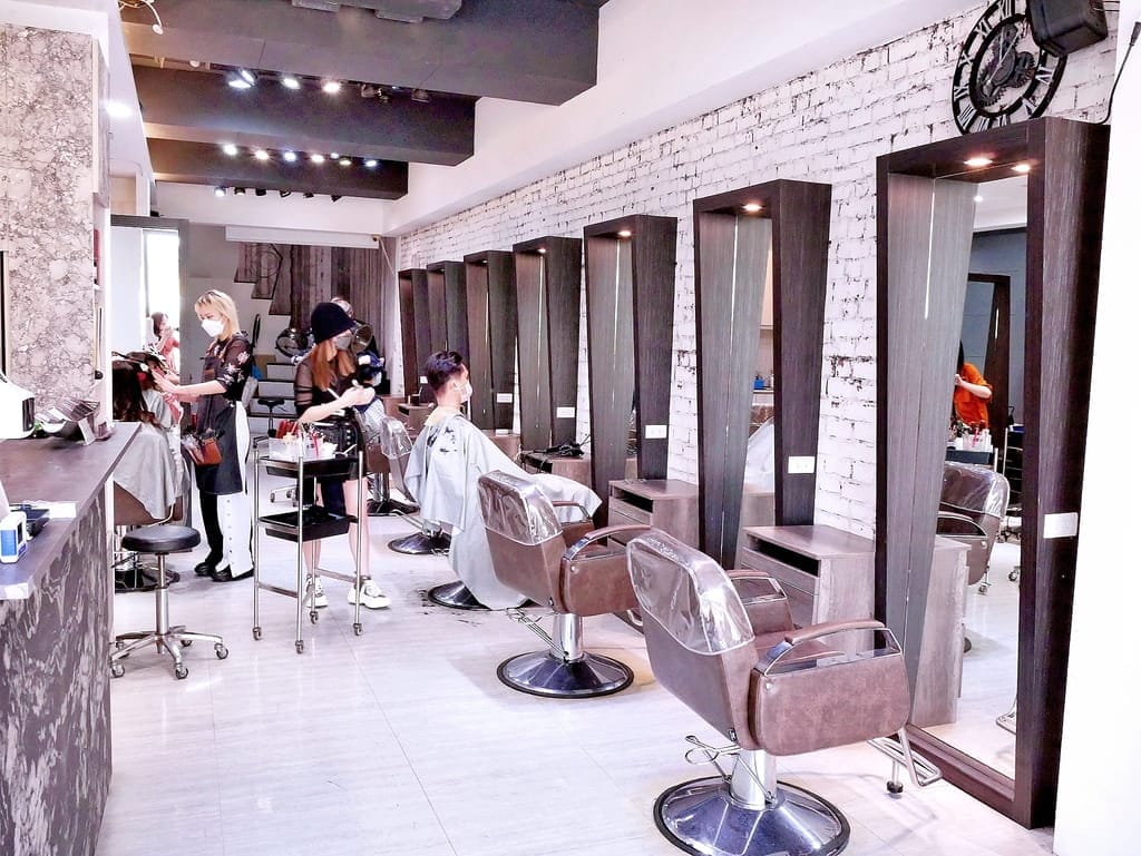 | 台北染髮推薦 | FIN Hair Salon,若隱若現的氣質挑染.大玩髮色指定設計師Freya - 第5張圖 | 台北染髮推薦 | FIN Hair Salon,若隱若現的氣質挑染.大玩髮色指定設計師Freya
