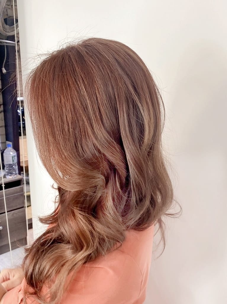 | 台北染髮推薦 | FIN Hair Salon,若隱若現的氣質挑染.大玩髮色指定設計師Freya - 第42張圖 | 台北染髮推薦 | FIN Hair Salon,若隱若現的氣質挑染.大玩髮色指定設計師Freya