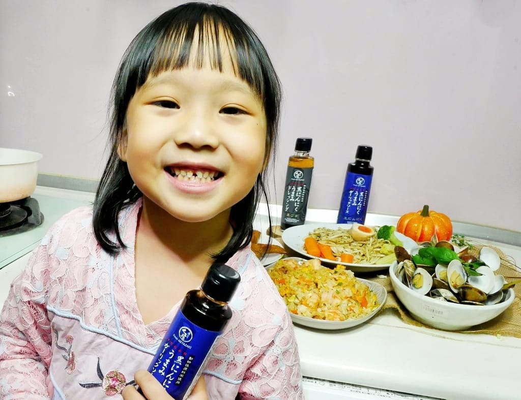 ｜ 家中必備醬料推薦｜宮崎黑蒜頭美味調味醬-蒜頭風味．宮崎黑蒜頭美味調味醬-黑芝麻風味，餐桌上少不了它，家庭主婦推薦必買，快速製作美味料理！