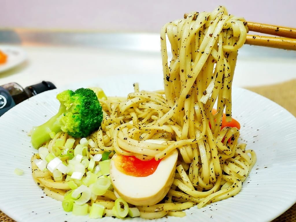 ｜ 家中必備醬料推薦｜宮崎黑蒜頭美味調味醬-蒜頭風味．宮崎黑蒜頭美味調味醬-黑芝麻風味，餐桌上少不了它，家庭主婦推薦必買，快速製作美味料理！