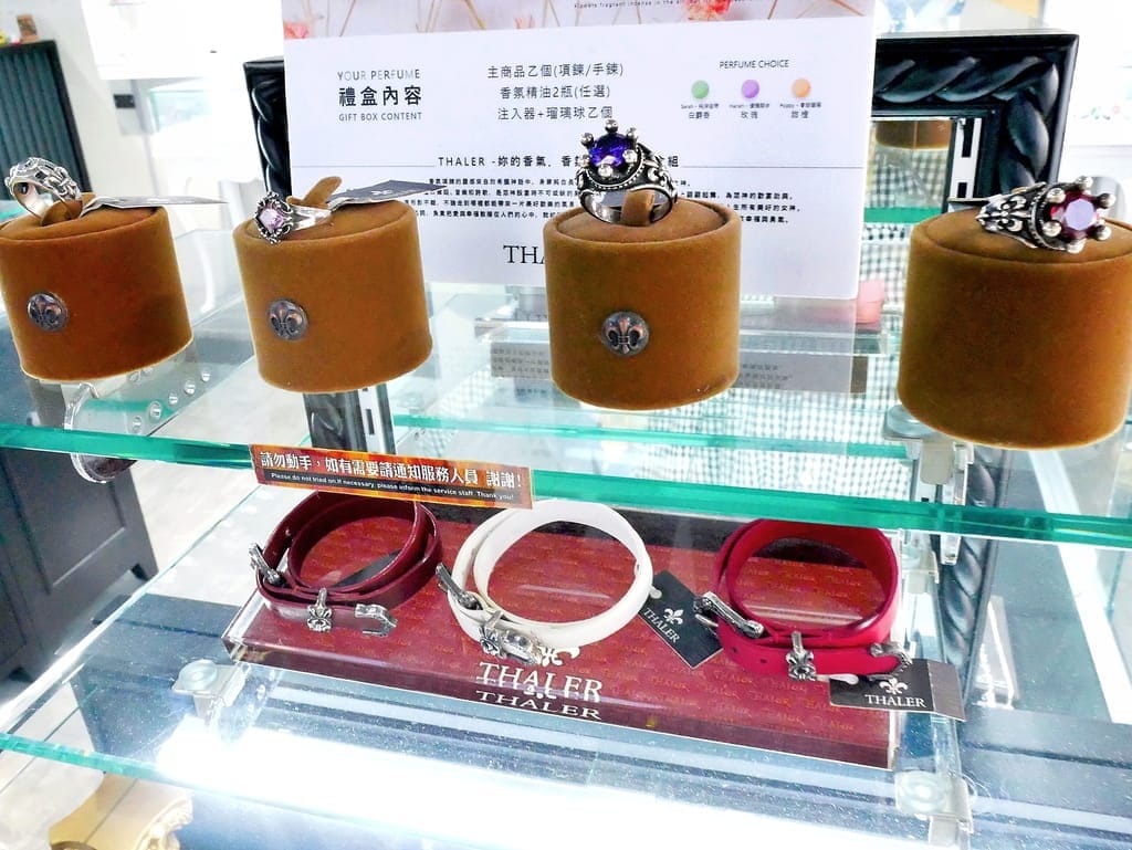 | 穿耳服務 | 破銅爛鐵銀飾,採專業穿耳系統.14k金 / 醫療鋼材質.快速穿耳洞安全又衛生 - 第13張圖 | 穿耳服務 | 破銅爛鐵銀飾,採專業穿耳系統.14k金 / 醫療鋼材質.快速穿耳洞安全又衛生