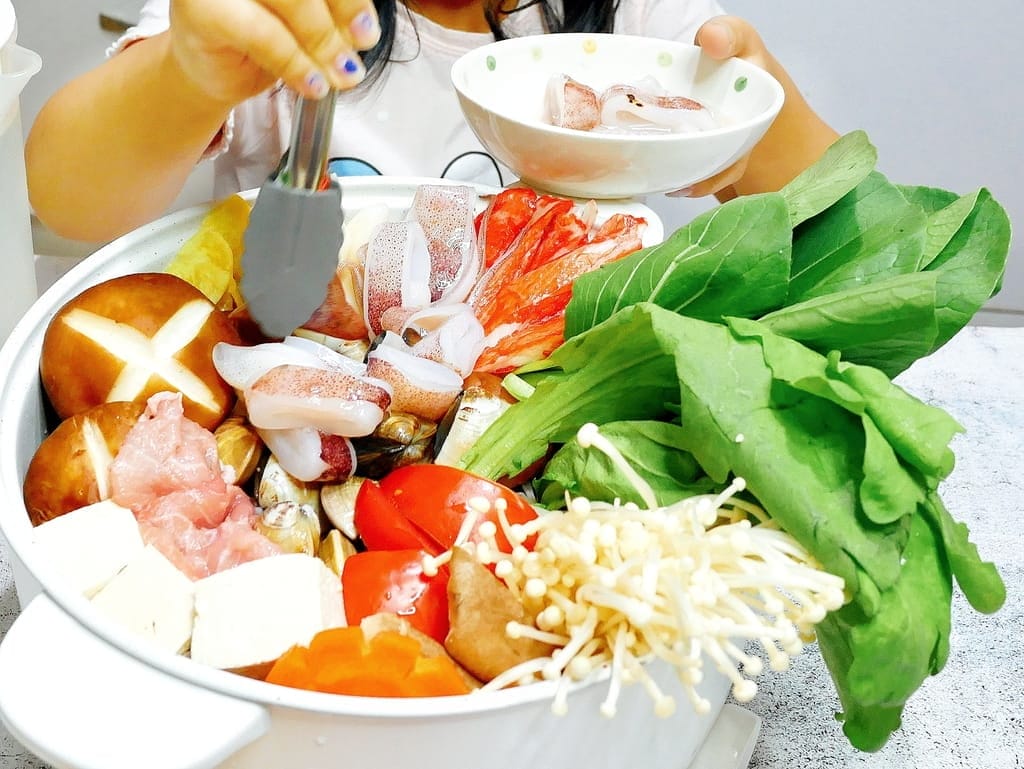 |料理鍋推薦|kolin 歌林3.6L陶瓷電火鍋.煎!煮!炒!炸!陶瓷釉不沾塗層,耐用好清洗.外宿族必備! - 第32張圖 |料理鍋推薦|kolin 歌林3.6L陶瓷電火鍋.煎!煮!炒!炸!陶瓷釉不沾塗層,耐用好清洗.外宿族必備!