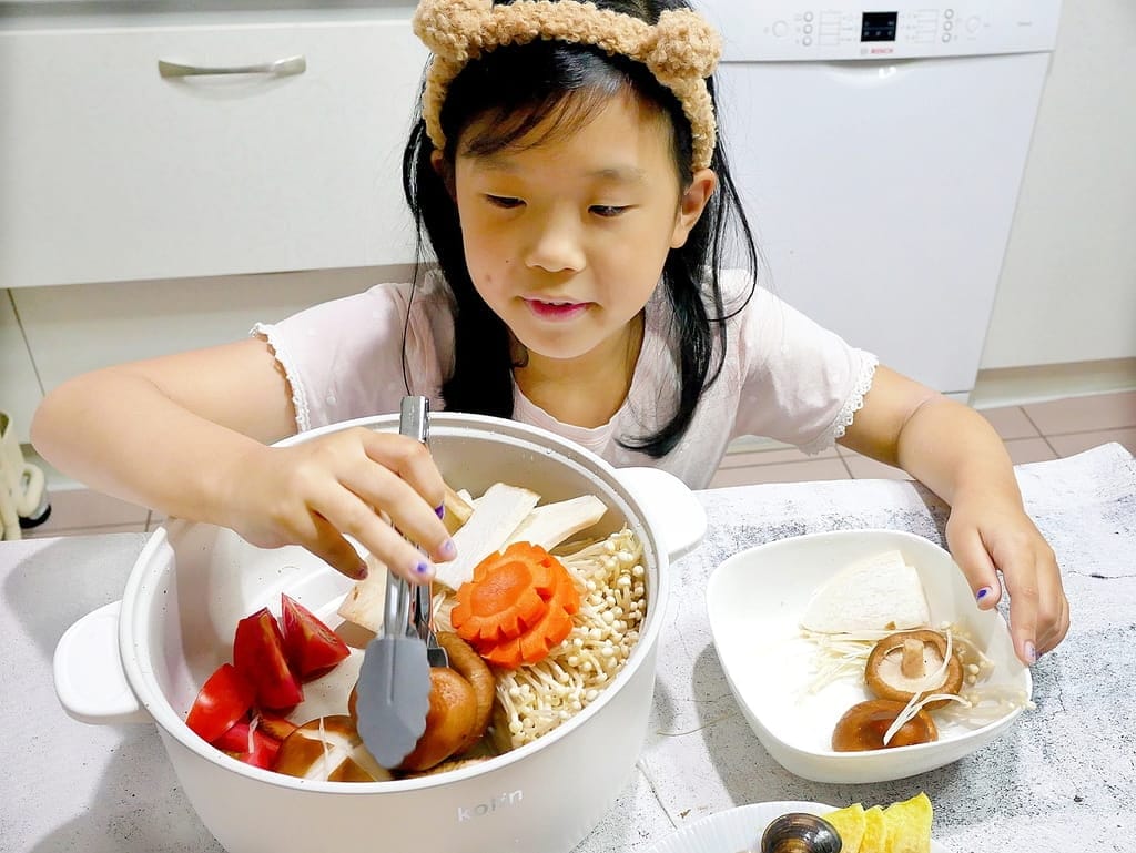 |料理鍋推薦|kolin 歌林3.6L陶瓷電火鍋.煎!煮!炒!炸!陶瓷釉不沾塗層,耐用好清洗.外宿族必備! - 第31張圖 |料理鍋推薦|kolin 歌林3.6L陶瓷電火鍋.煎!煮!炒!炸!陶瓷釉不沾塗層,耐用好清洗.外宿族必備!