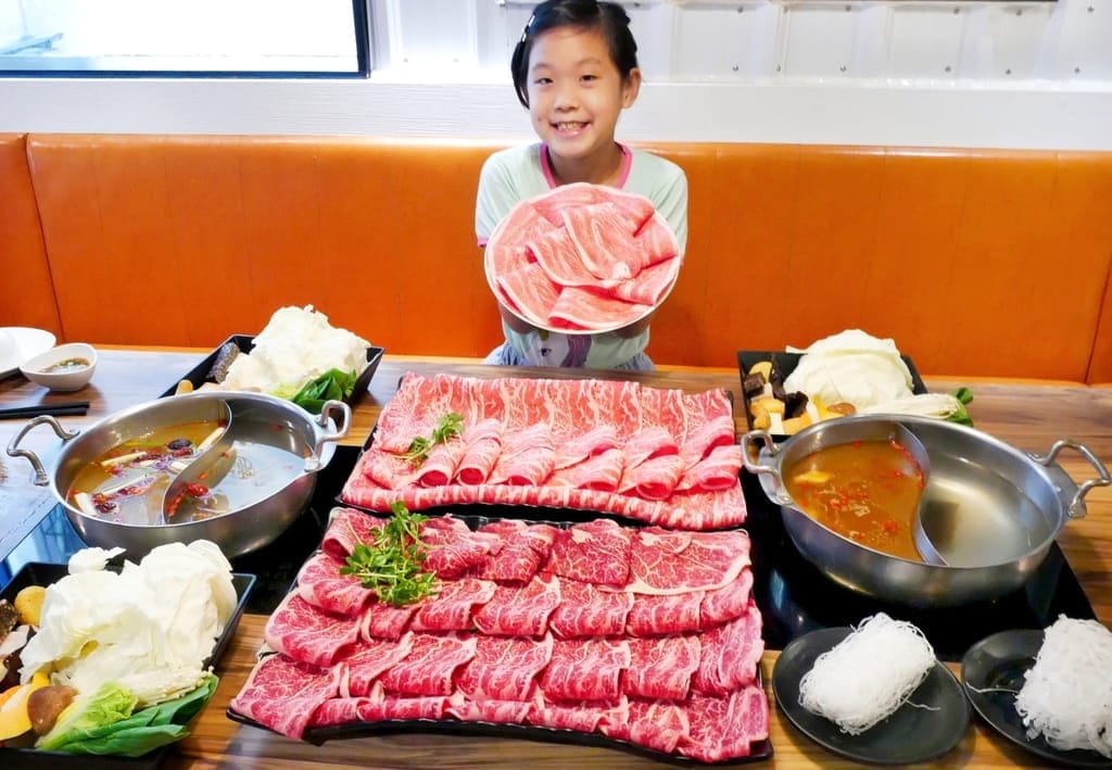 | 中和火鍋 | 燙燙極緻涮涮鍋 中和店,肉食控必朝聖,爽吃肉片,鮮美海鮮,CP值超高火鍋店推薦! - 第40張圖 | 中和火鍋 | 燙燙極緻涮涮鍋 中和店,肉食控必朝聖,爽吃肉片,鮮美海鮮,CP值超高火鍋店推薦!
