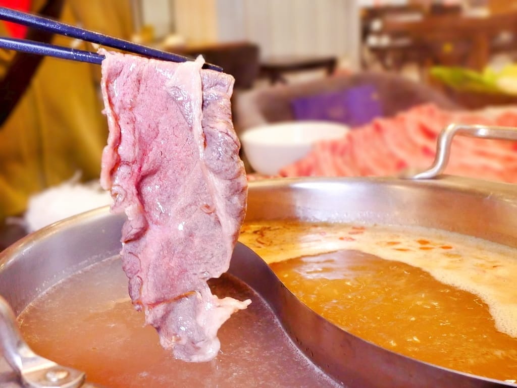 | 中和火鍋 | 燙燙極緻涮涮鍋 中和店,肉食控必朝聖,爽吃肉片,鮮美海鮮,CP值超高火鍋店推薦! - 第25張圖 | 中和火鍋 | 燙燙極緻涮涮鍋 中和店,肉食控必朝聖,爽吃肉片,鮮美海鮮,CP值超高火鍋店推薦!