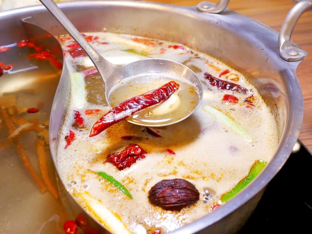 | 中和火鍋 | 燙燙極緻涮涮鍋 中和店,肉食控必朝聖,爽吃肉片,鮮美海鮮,CP值超高火鍋店推薦! - 第18張圖 | 中和火鍋 | 燙燙極緻涮涮鍋 中和店,肉食控必朝聖,爽吃肉片,鮮美海鮮,CP值超高火鍋店推薦!