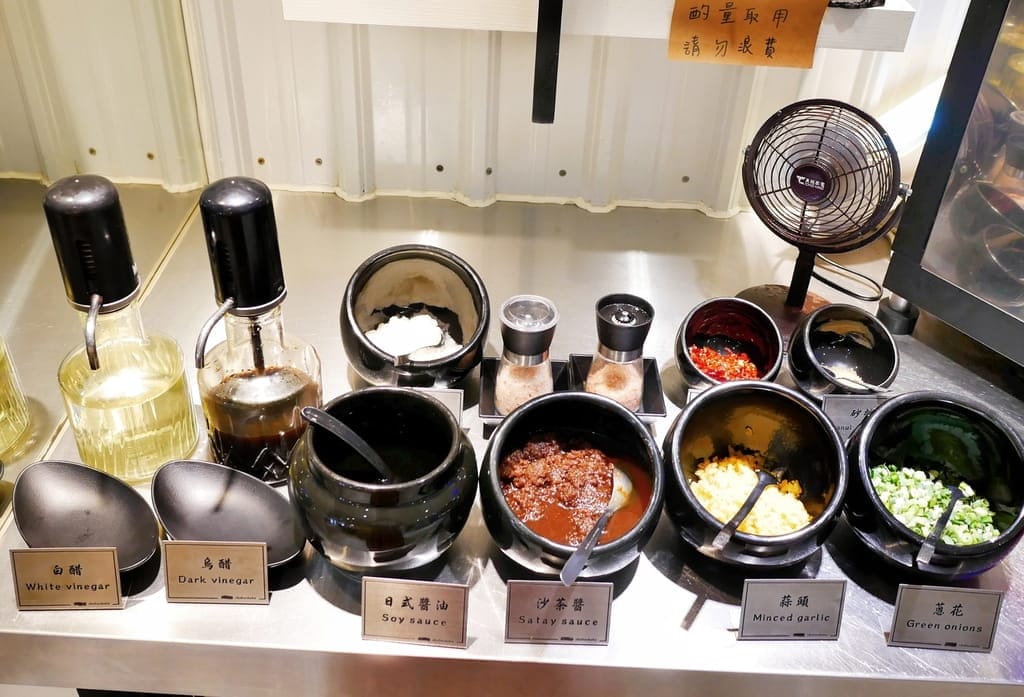 | 中和火鍋 | 燙燙極緻涮涮鍋 中和店,肉食控必朝聖,爽吃肉片,鮮美海鮮,CP值超高火鍋店推薦! - 第13張圖 | 中和火鍋 | 燙燙極緻涮涮鍋 中和店,肉食控必朝聖,爽吃肉片,鮮美海鮮,CP值超高火鍋店推薦!