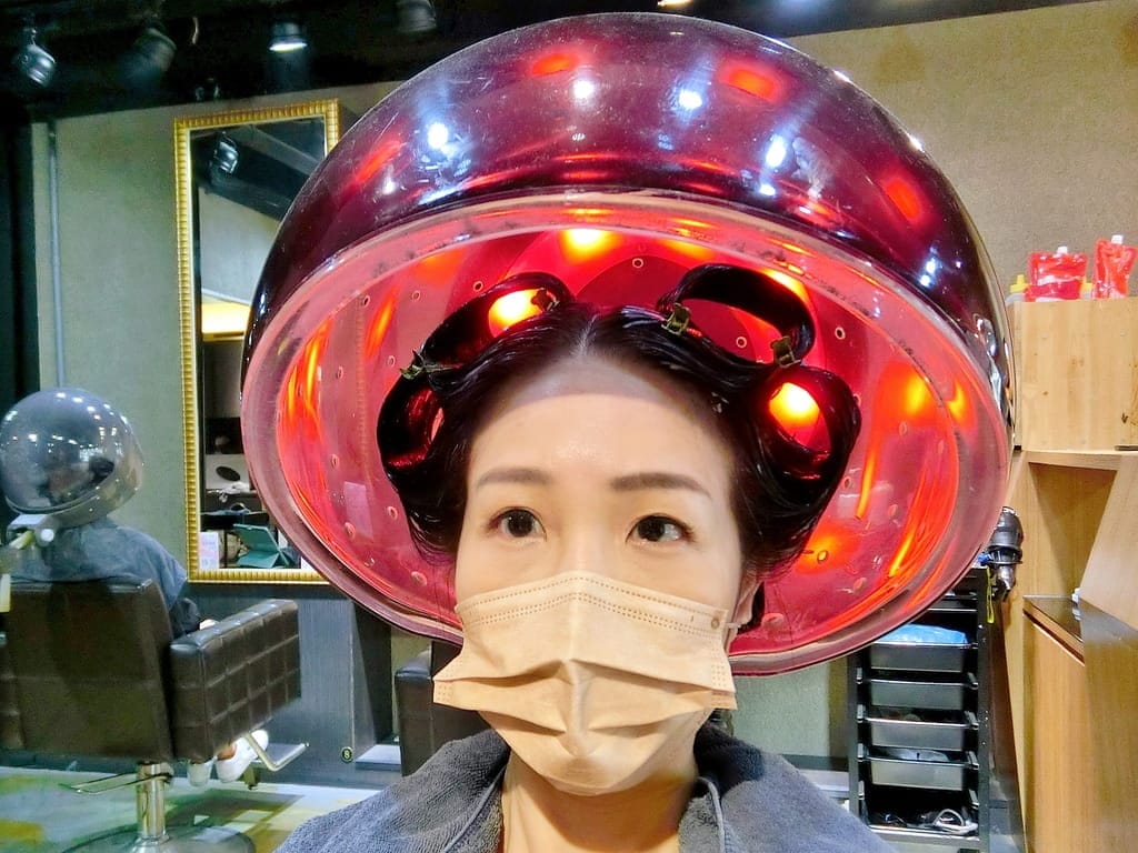 |板橋染髮推薦|Wor Hair新埔店,極光紫黑色,髮絲瞬間充滿仙氣光澤感.染髮不限制長度女生只要1500元!! - 第31張圖 |板橋染髮推薦|Wor Hair新埔店,極光紫黑色,髮絲瞬間充滿仙氣光澤感.染髮不限制長度女生只要1500元!!