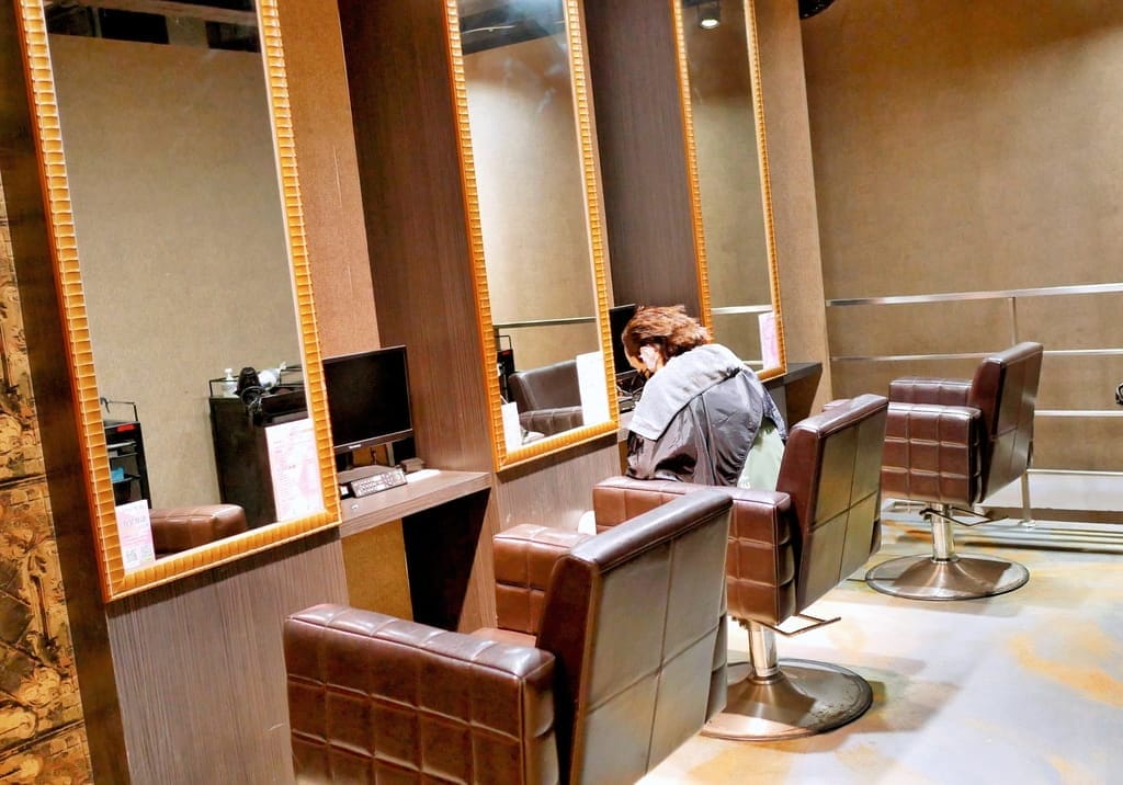 |板橋染髮推薦|Wor Hair新埔店,極光紫黑色,髮絲瞬間充滿仙氣光澤感.染髮不限制長度女生只要1500元!! - 第5張圖 |板橋染髮推薦|Wor Hair新埔店,極光紫黑色,髮絲瞬間充滿仙氣光澤感.染髮不限制長度女生只要1500元!!