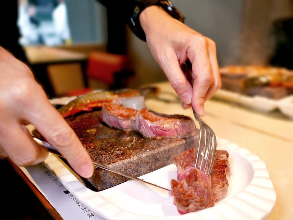 | 台北東區牛排 | 洋石岩燒牛排、使用新鮮原肉塊、義大利麵/燉飯自助吧吃到飽、家庭聚餐首選! - 第25張圖 | 台北東區牛排 | 洋石岩燒牛排、使用新鮮原肉塊、義大利麵/燉飯自助吧吃到飽、家庭聚餐首選!