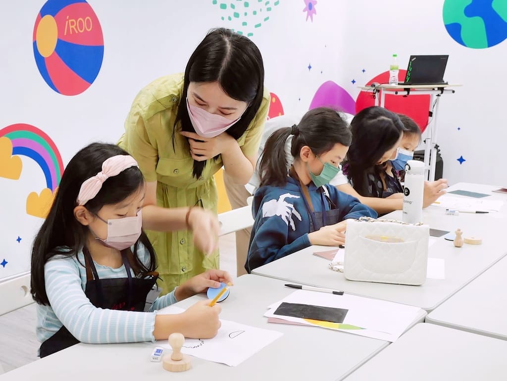|平面繪畫創作|iROO小小設計學苑,LOGO色.形,意,啟發設計靈感.提升孩子創造力.激發想像邊學邊玩! - 第29張圖 |平面繪畫創作|iROO小小設計學苑,LOGO色.形,意,啟發設計靈感.提升孩子創造力.激發想像邊學邊玩!