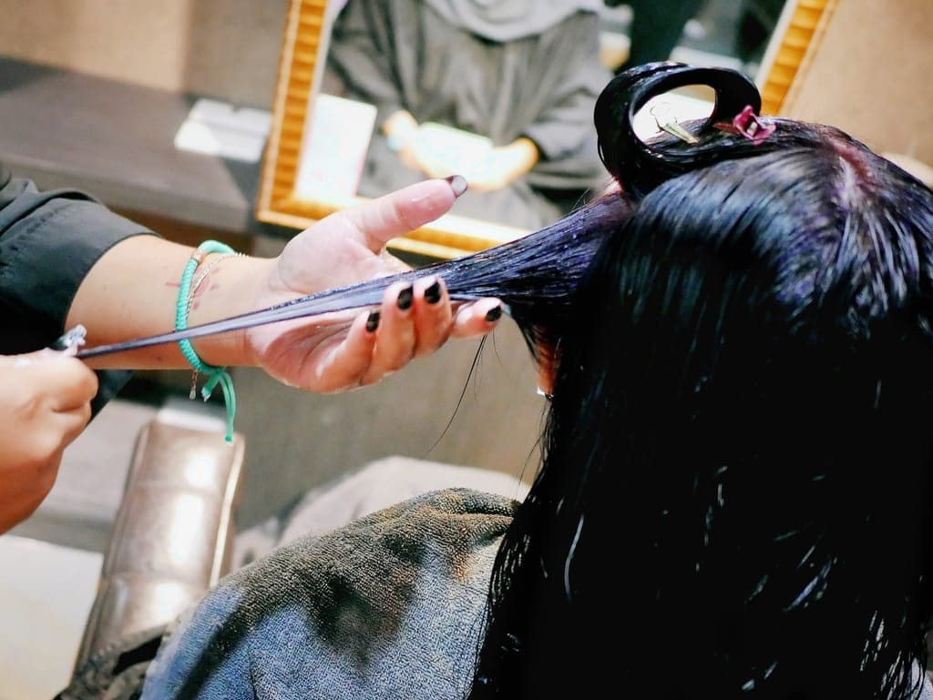 | 板橋染髮推薦 | Wor Hair 新埔店.女生不限長短染或燙髮只要1500元.迷人的極光紫黑色~ - 第35張圖 | 板橋染髮推薦 | Wor Hair 新埔店.女生不限長短染或燙髮只要1500元.迷人的極光紫黑色~