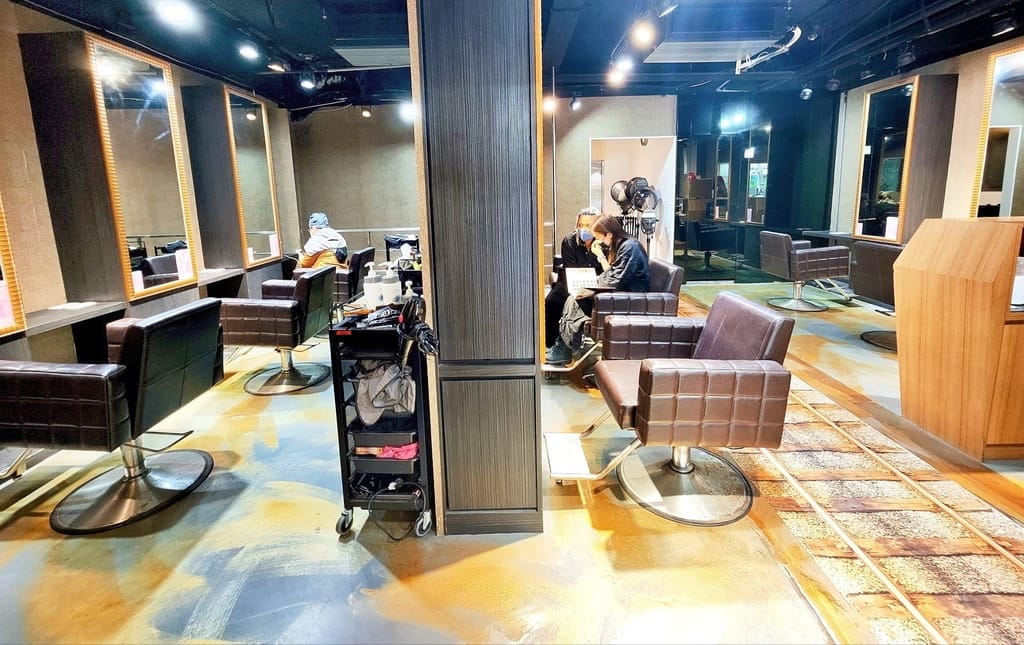 | 板橋染髮推薦 | Wor Hair 新埔店.女生不限長短染或燙髮只要1500元.迷人的極光紫黑色~ - 第4張圖 | 板橋染髮推薦 | Wor Hair 新埔店.女生不限長短染或燙髮只要1500元.迷人的極光紫黑色~