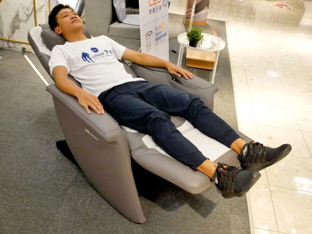 |律動椅推薦|masse CEO律動王座.零重力的黃金傾斜角度,可釋放身心靈的壓力,提升能量/舒緩放鬆.忙碌現代人必備! - 第16張圖 |律動椅推薦|masse CEO律動王座.零重力的黃金傾斜角度,可釋放身心靈的壓力,提升能量/舒緩放鬆.忙碌現代人必備!