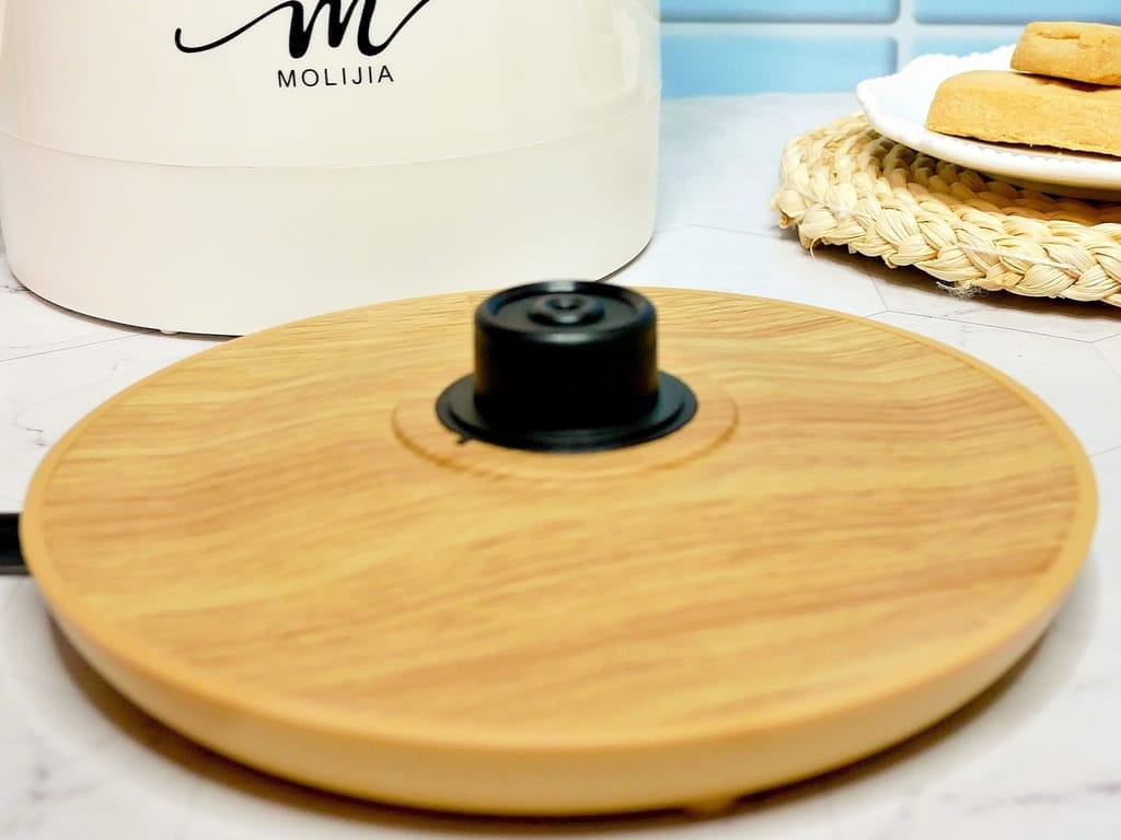 | 實用快煮壺推薦 | MOLIJIA 魔力家 M27雙層防燙快煮壺,1.9公升,省電快煮壺.隨手沖泡茶飲很放便! - 第19張圖 | 實用快煮壺推薦 | MOLIJIA 魔力家 M27雙層防燙快煮壺,1.9公升,省電快煮壺.隨手沖泡茶飲很放便!