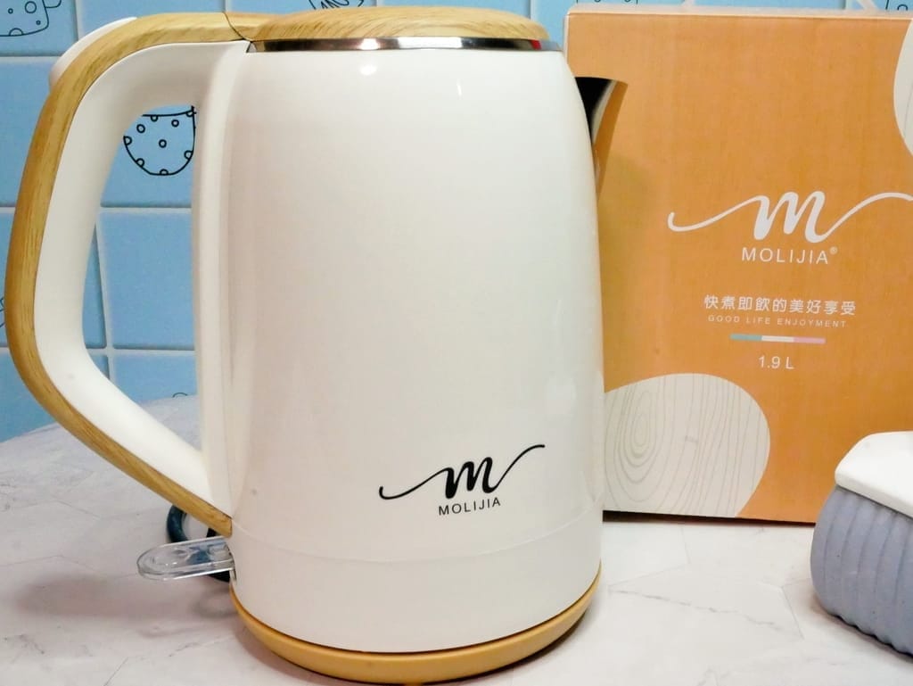 | 實用快煮壺推薦 | MOLIJIA 魔力家 M27雙層防燙快煮壺,1.9公升,省電快煮壺.隨手沖泡茶飲很放便! - 第3張圖 | 實用快煮壺推薦 | MOLIJIA 魔力家 M27雙層防燙快煮壺,1.9公升,省電快煮壺.隨手沖泡茶飲很放便!