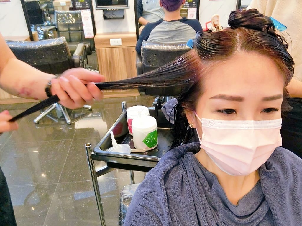 |西門染髮護髮| 禾林造型西門店,結構式護髮.髮色光澤質感大提升,6號張詩妤設計師 - 第41張圖 |西門染髮護髮| 禾林造型西門店,結構式護髮.髮色光澤質感大提升,6號張詩妤設計師