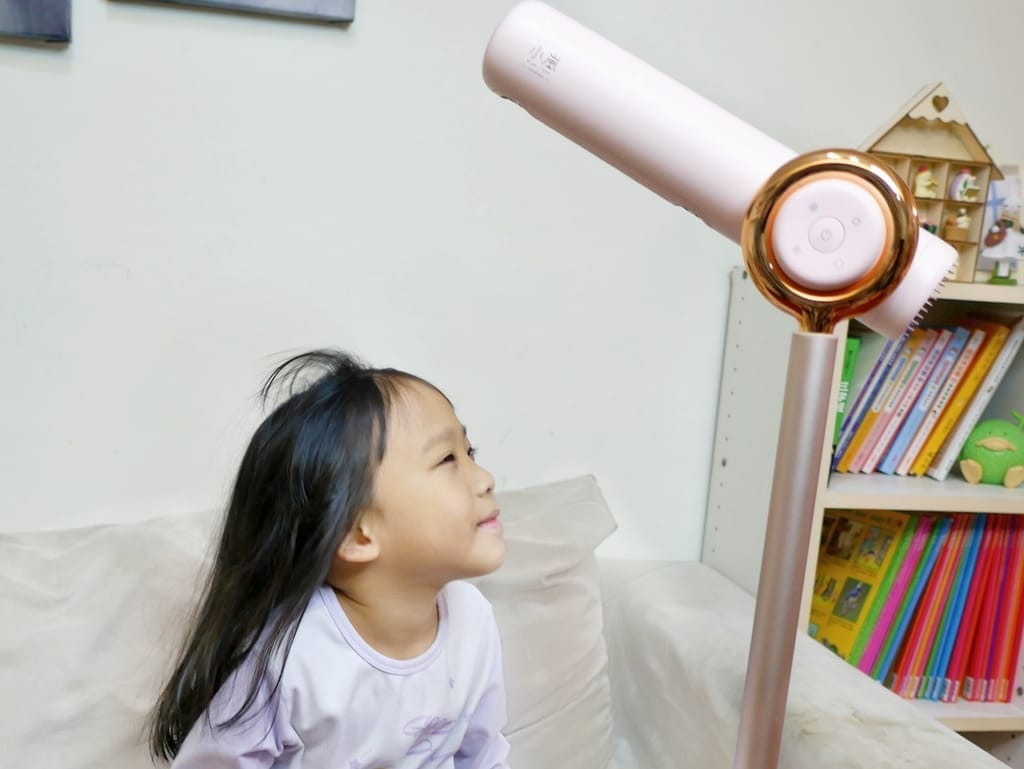 吹風機推薦|家有小女孩必買|長髮族必備Buy直立式吹風機省下1/3吹髮時間,meekee小嵐立式吹風機.懶人吹髮救星, - 第3張圖 吹風機推薦|家有小女孩必買|長髮族必備Buy直立式吹風機省下1/3吹髮時間,meekee小嵐立式吹風機.懶人吹髮救星,