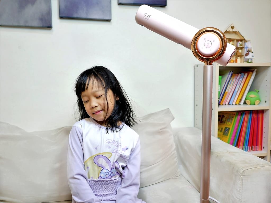 吹風機推薦|家有小女孩必買|長髮族必備Buy直立式吹風機省下1/3吹髮時間,meekee小嵐立式吹風機.懶人吹髮救星, - 第24張圖 吹風機推薦|家有小女孩必買|長髮族必備Buy直立式吹風機省下1/3吹髮時間,meekee小嵐立式吹風機.懶人吹髮救星,