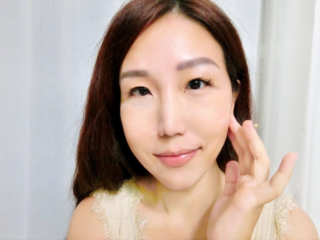 |日常護膚保養品|Rosity蘿斯緹精萃保濕化妝水/細白輕乳液/保濕嫩白面膜.給予肌膚滿滿的保水量澤感! - 第7張圖 |日常護膚保養品|Rosity蘿斯緹精萃保濕化妝水/細白輕乳液/保濕嫩白面膜.給予肌膚滿滿的保水量澤感!