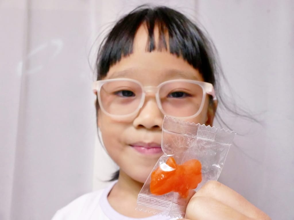 | 兒童眼鏡推薦 | EyeCare護眼抗藍光變色眼鏡,兒童抗藍光太陽眼鏡.晶亮乳酸菌無糖Q軟糖.給予孩子多重保護! - 第51張圖 | 兒童眼鏡推薦 | EyeCare護眼抗藍光變色眼鏡,兒童抗藍光太陽眼鏡.晶亮乳酸菌無糖Q軟糖.給予孩子多重保護!