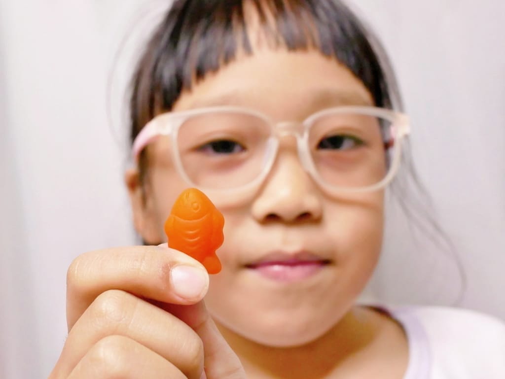 | 兒童眼鏡推薦 | EyeCare護眼抗藍光變色眼鏡,兒童抗藍光太陽眼鏡.晶亮乳酸菌無糖Q軟糖.給予孩子多重保護! - 第53張圖 | 兒童眼鏡推薦 | EyeCare護眼抗藍光變色眼鏡,兒童抗藍光太陽眼鏡.晶亮乳酸菌無糖Q軟糖.給予孩子多重保護!