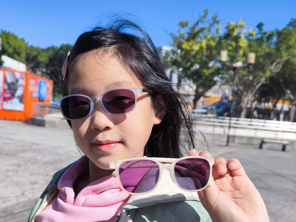 | 兒童眼鏡推薦 | EyeCare護眼抗藍光變色眼鏡,兒童抗藍光太陽眼鏡.晶亮乳酸菌無糖Q軟糖.給予孩子多重保護! - 第42張圖 | 兒童眼鏡推薦 | EyeCare護眼抗藍光變色眼鏡,兒童抗藍光太陽眼鏡.晶亮乳酸菌無糖Q軟糖.給予孩子多重保護!