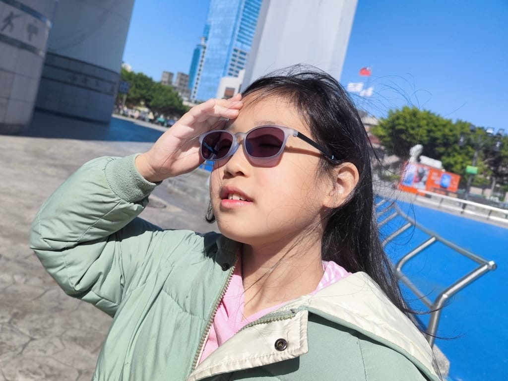 | 兒童眼鏡推薦 | EyeCare護眼抗藍光變色眼鏡,兒童抗藍光太陽眼鏡.晶亮乳酸菌無糖Q軟糖.給予孩子多重保護! - 第46張圖 | 兒童眼鏡推薦 | EyeCare護眼抗藍光變色眼鏡,兒童抗藍光太陽眼鏡.晶亮乳酸菌無糖Q軟糖.給予孩子多重保護!