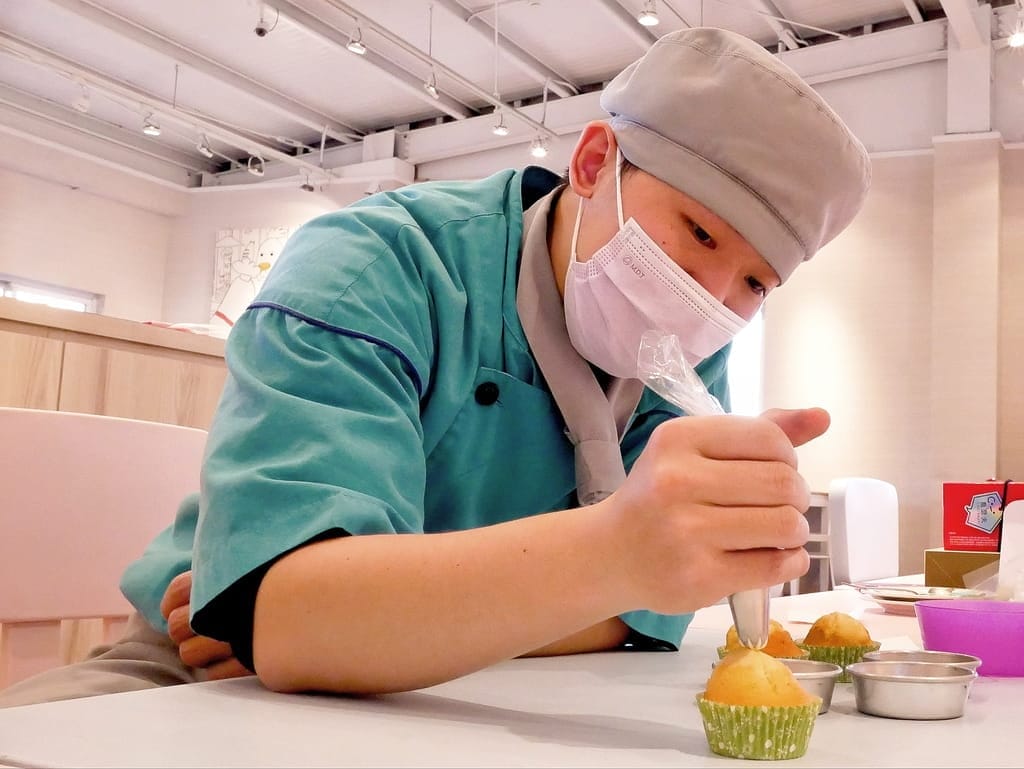 | 親子活動 | 亞尼克親子DIY,手作烘培課程,迷你蛋糕杯/生乳蛋糕捲/小盆栽蛋糕/歡樂蛋糕棒 - 第58張圖 | 親子活動 | 亞尼克親子DIY,手作烘培課程,迷你蛋糕杯/生乳蛋糕捲/小盆栽蛋糕/歡樂蛋糕棒