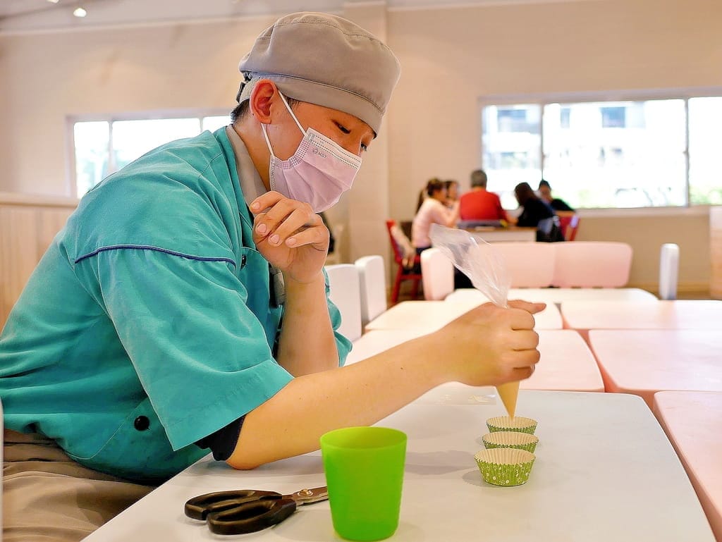 | 親子活動 | 亞尼克親子DIY,手作烘培課程,迷你蛋糕杯/生乳蛋糕捲/小盆栽蛋糕/歡樂蛋糕棒 - 第45張圖 | 親子活動 | 亞尼克親子DIY,手作烘培課程,迷你蛋糕杯/生乳蛋糕捲/小盆栽蛋糕/歡樂蛋糕棒