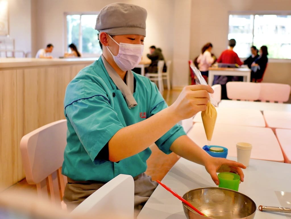 | 親子活動 | 亞尼克親子DIY,手作烘培課程,迷你蛋糕杯/生乳蛋糕捲/小盆栽蛋糕/歡樂蛋糕棒 - 第42張圖 | 親子活動 | 亞尼克親子DIY,手作烘培課程,迷你蛋糕杯/生乳蛋糕捲/小盆栽蛋糕/歡樂蛋糕棒