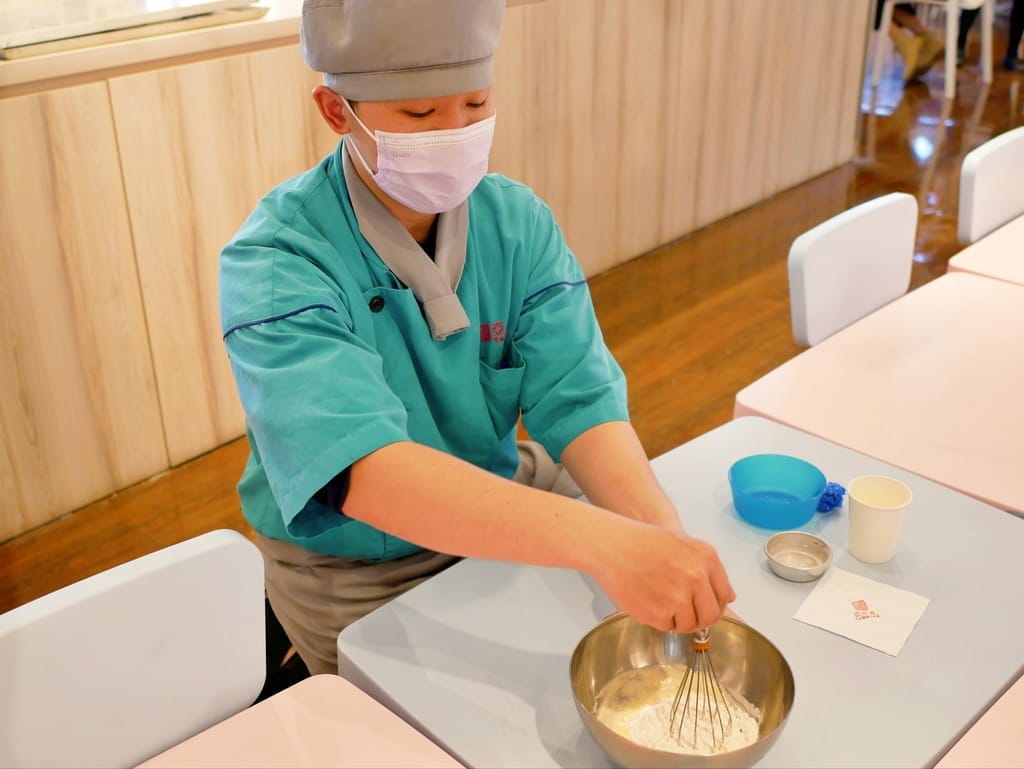 | 親子活動 | 亞尼克親子DIY,手作烘培課程,迷你蛋糕杯/生乳蛋糕捲/小盆栽蛋糕/歡樂蛋糕棒 - 第25張圖 | 親子活動 | 亞尼克親子DIY,手作烘培課程,迷你蛋糕杯/生乳蛋糕捲/小盆栽蛋糕/歡樂蛋糕棒