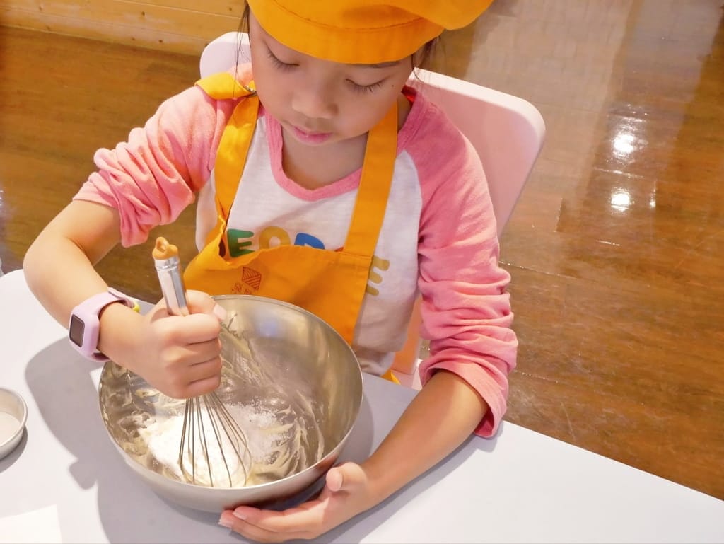 | 親子活動 | 亞尼克親子DIY,手作烘培課程,迷你蛋糕杯/生乳蛋糕捲/小盆栽蛋糕/歡樂蛋糕棒 - 第29張圖 | 親子活動 | 亞尼克親子DIY,手作烘培課程,迷你蛋糕杯/生乳蛋糕捲/小盆栽蛋糕/歡樂蛋糕棒