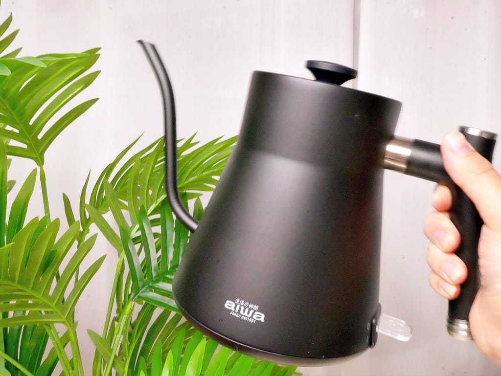 | 細口快煮壺 | AIWA 愛華 鵝頸手沖電茶壼,手沖咖啡入門首選.完美穩定注水.俐落斷水也乾淨! - 第5張圖 | 細口快煮壺 | AIWA 愛華 鵝頸手沖電茶壼,手沖咖啡入門首選.完美穩定注水.俐落斷水也乾淨!