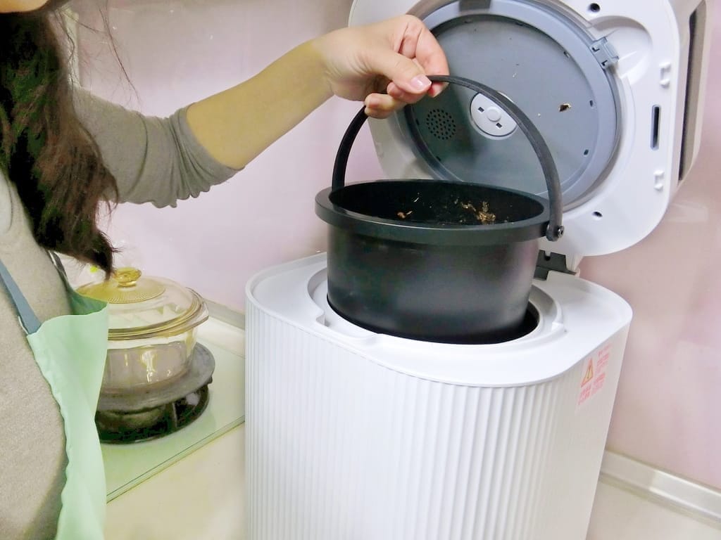 |熱銷款廚餘機|KUDI智能廚餘機.乾燥/研磨/烘乾/UV殺菌.省電安靜一鍵輕鬆操作.擺脫追垃圾車日子. - 第3張圖 |熱銷款廚餘機|KUDI智能廚餘機.乾燥/研磨/烘乾/UV殺菌.省電安靜一鍵輕鬆操作.擺脫追垃圾車日子.