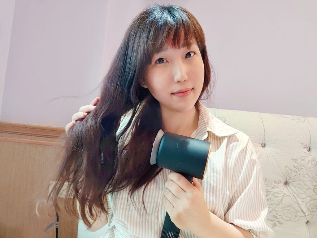 | 吹風機推薦| MIDORI美多莉高風速溫控負離子吹風機，大風量頭髮速乾不毛躁．輕量設計好拿好吹！