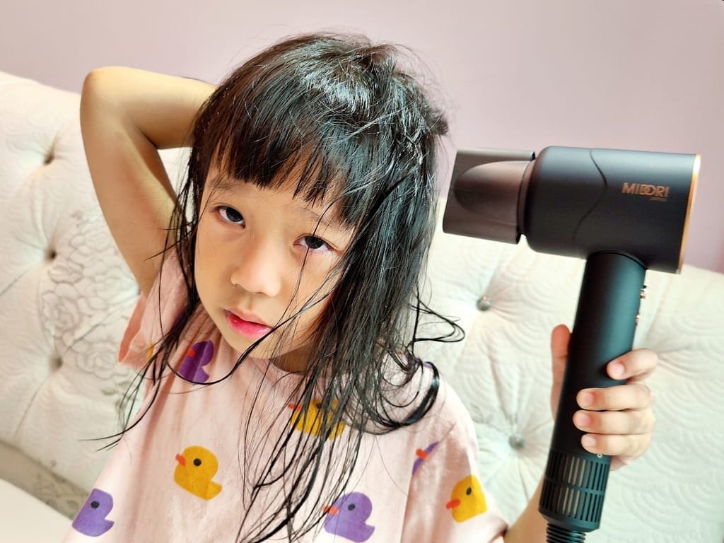 | 吹風機推薦| MIDORI美多莉高風速溫控負離子吹風機,大風量頭髮速乾不毛躁.輕量設計好拿好吹! - 第17張圖 | 吹風機推薦| MIDORI美多莉高風速溫控負離子吹風機,大風量頭髮速乾不毛躁.輕量設計好拿好吹!
