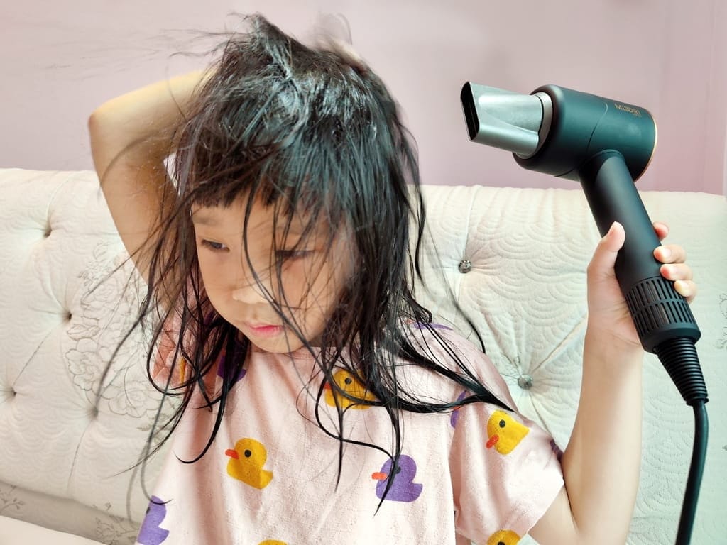 | 吹風機推薦| MIDORI美多莉高風速溫控負離子吹風機,大風量頭髮速乾不毛躁.輕量設計好拿好吹! - 第18張圖 | 吹風機推薦| MIDORI美多莉高風速溫控負離子吹風機,大風量頭髮速乾不毛躁.輕量設計好拿好吹!